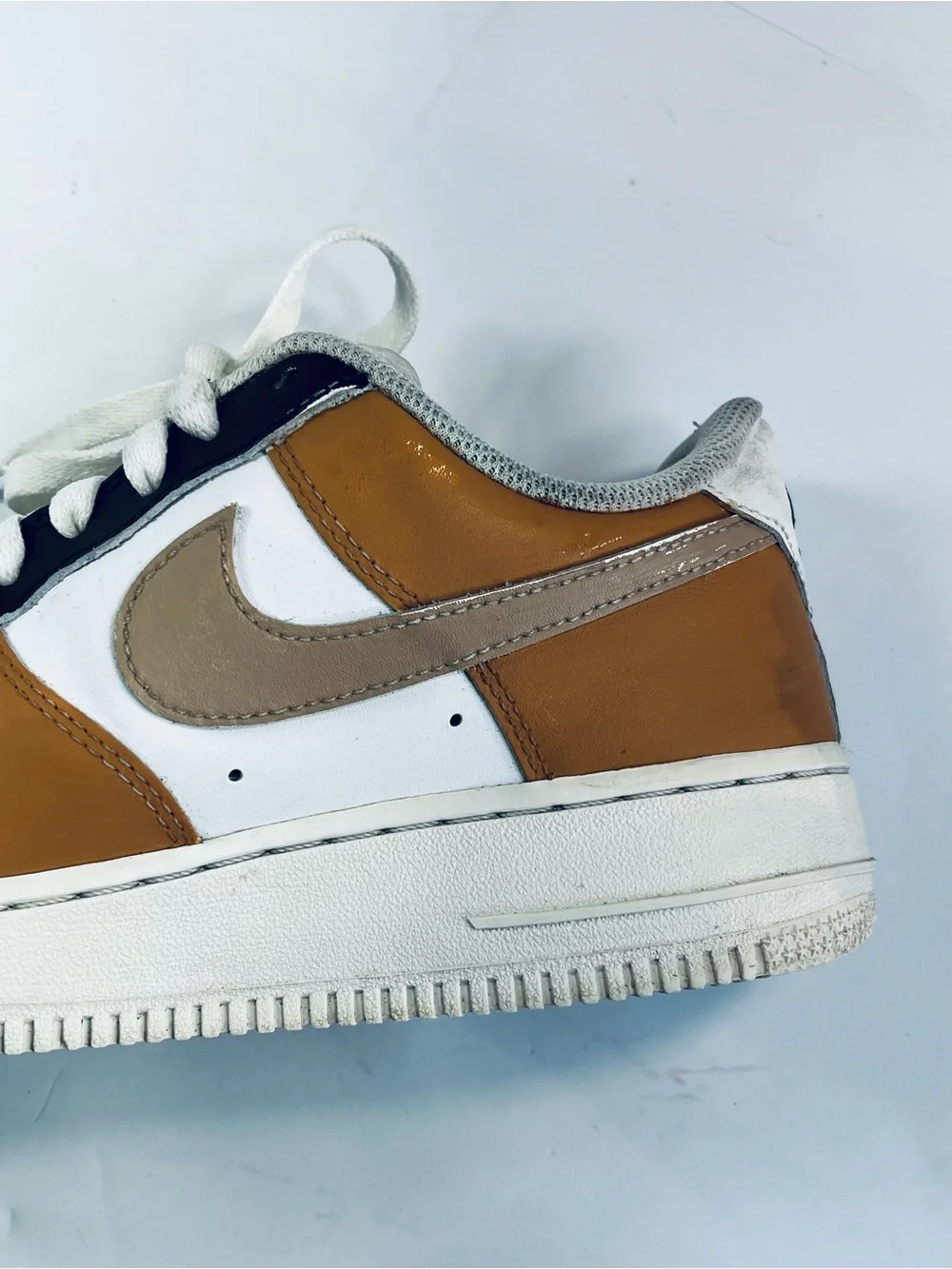 Nike Air Force 1 Low ‘07 Light Brown White Sneakers #DD8969-100 Women’s Size:8